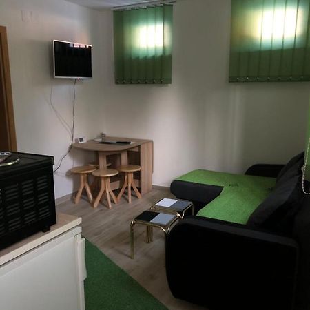 Apartman Nedeljkovic Divcibare Appartement Buitenkant foto